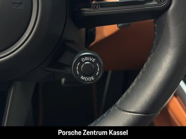 Porsche 992 4 Coupé Targa