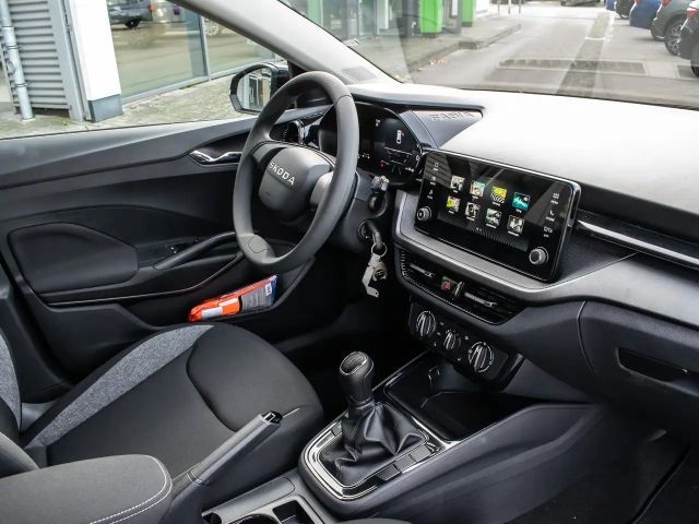Skoda Fabia 1.0 MPI Essence LED PDC SHZ SOUNDSYS SPURH
