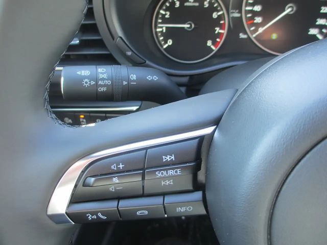 Mazda 3 Homura SkyActiv e-Skyactiv