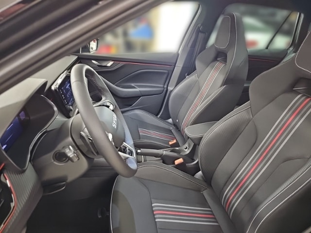 Skoda Kamiq 1,5 TSI DSG MATRIX PANO AHK PDC SHZ