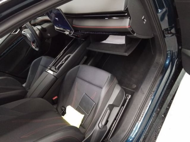 Volkswagen ID.7 340PS 4M NP.73T ACC.5J-G.WÄRMEPUMPE.AHK.AREA-VIEW.NAVI.HUD.LED.LKRD-HZ