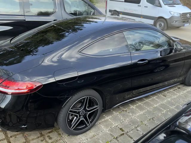 Mercedes-Benz C 200 AMG Line Coupé