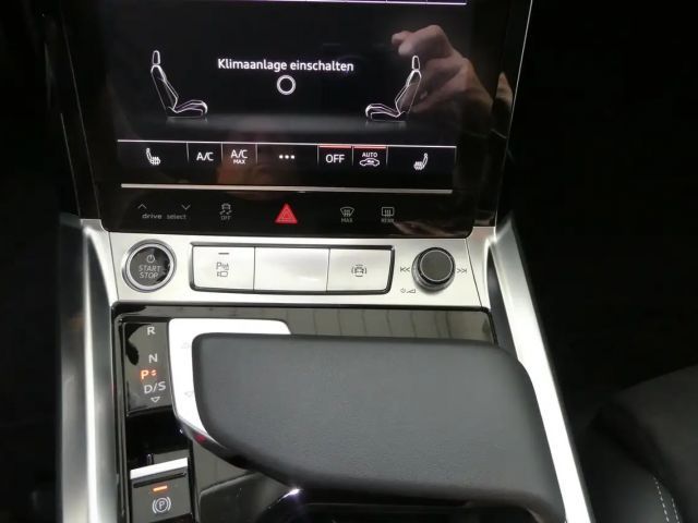 Audi Q8 e-tron 55 Business Quattro