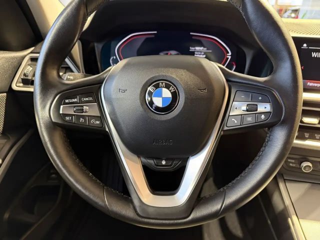 BMW 320 320i Sedan xDrive