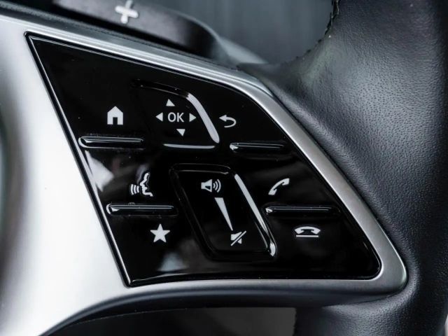 Mercedes-Benz C 180 AVANTGARDE Sedan