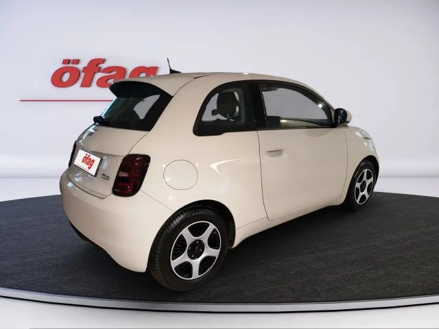 Fiat 500e 42 kWh Passion