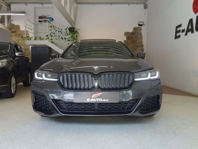 BMW 540 540d M-Sport Touring xDrive