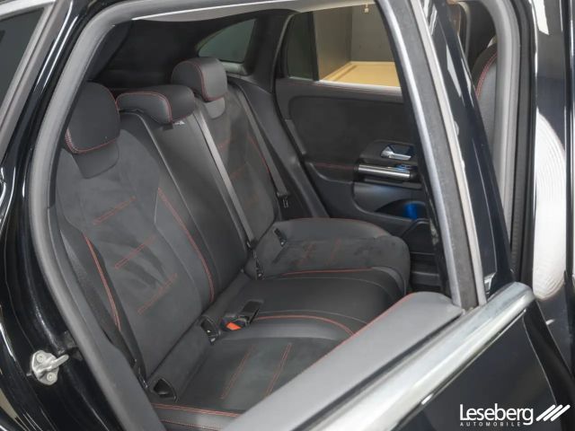 Mercedes-Benz GLA 180 AMG Line