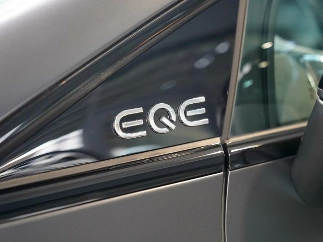 Mercedes-Benz EQE 300 AMG Line Sedan