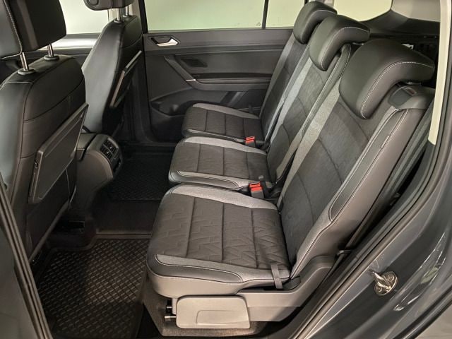 Volkswagen Touran 1.5 TSI DSG R-Line