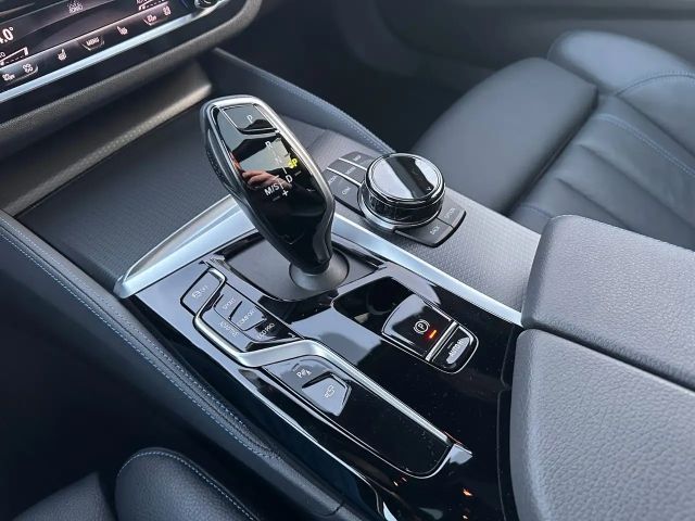 BMW 530 530d M-Sport Touring xDrive