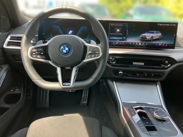 BMW 330 330e Touring xDrive