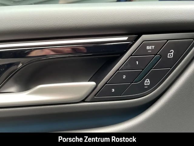 Porsche Macan 4