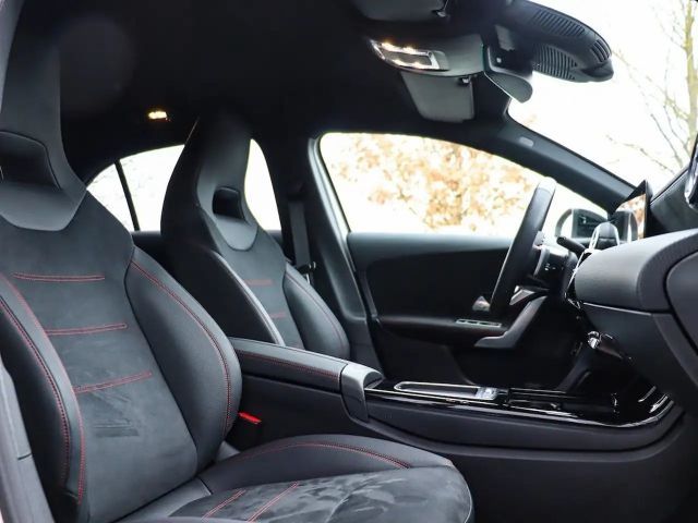 Mercedes-Benz A 250 A 250 e AMG Line