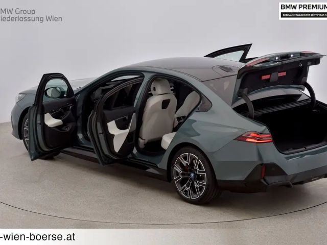 BMW i5 Sedan eDrive40