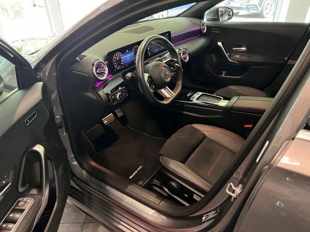 Mercedes-Benz A 180 AMG Line