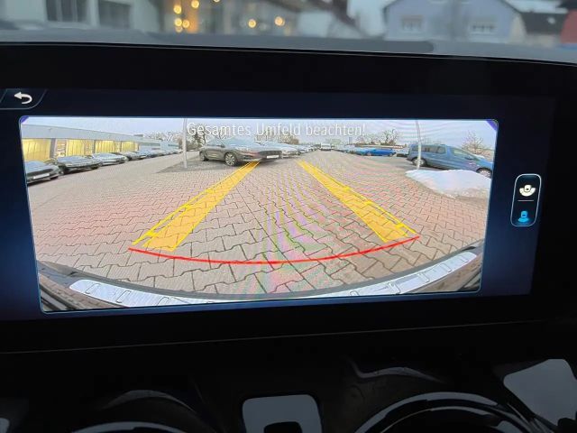 Mercedes-Benz GLA 180 *LED Navi Sitzh. Rückfahrkamera DAB*