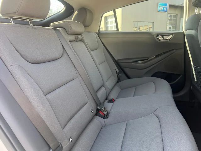 Hyundai Ioniq 1.6 Hybrid Plug-in Style