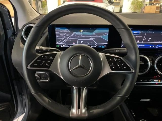 Mercedes-Benz B 180 Progressive Sedan