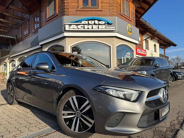 Mercedes-Benz A 180 A 180 d