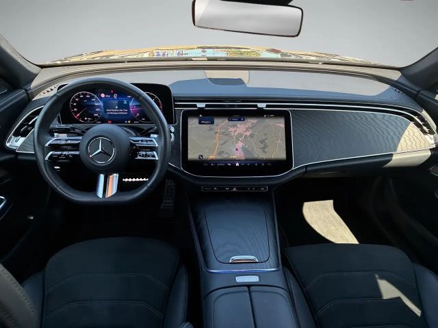 Mercedes-Benz E 220 E 220 d Sedan