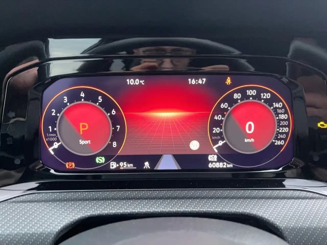 Volkswagen Golf DSG R-Line