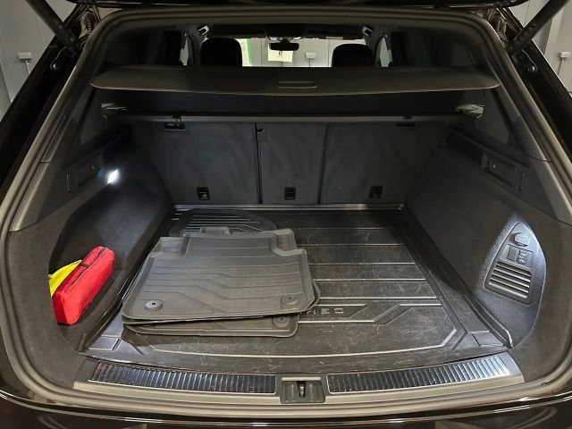 Volkswagen Touareg 4Motion R-Line Style