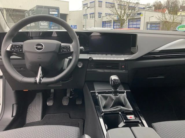 Opel Astra 1.2 Turbo Enjoy Turbo