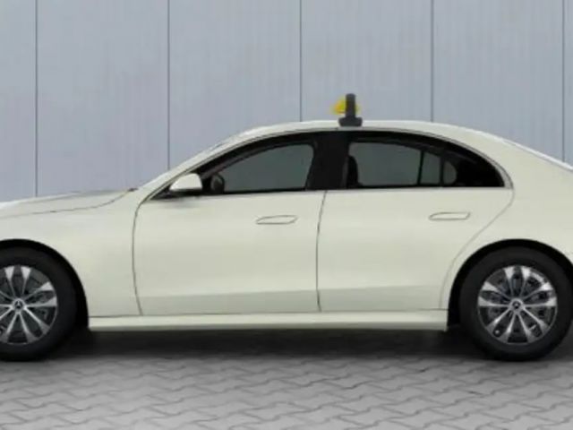 Mercedes-Benz E 200 E 200 d Sedan