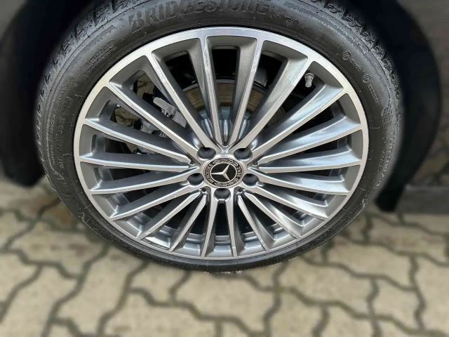 Mercedes-Benz CLA 200 AMG Line Coupé Premium