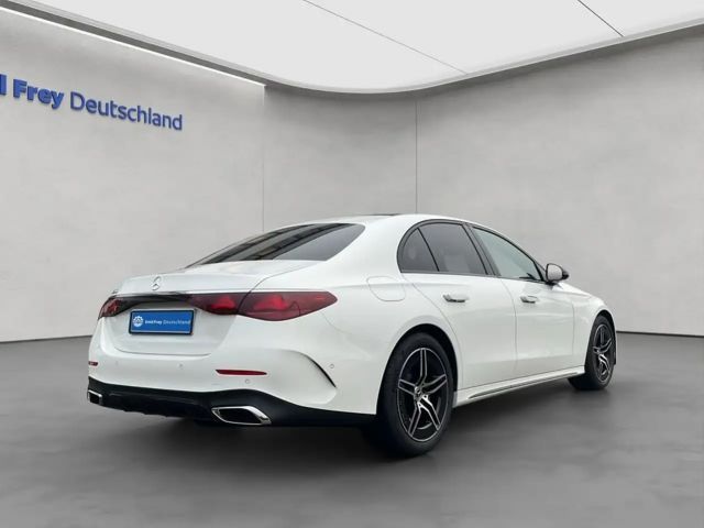 Mercedes-Benz E 200 Sedan