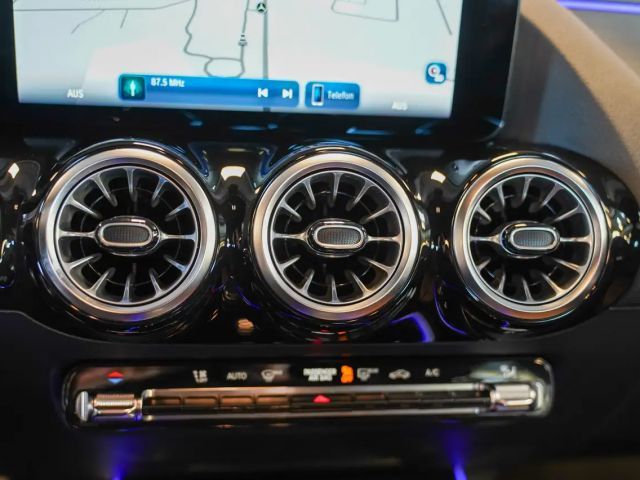 Mercedes-Benz GLA 200 GLA 200 d Progressive