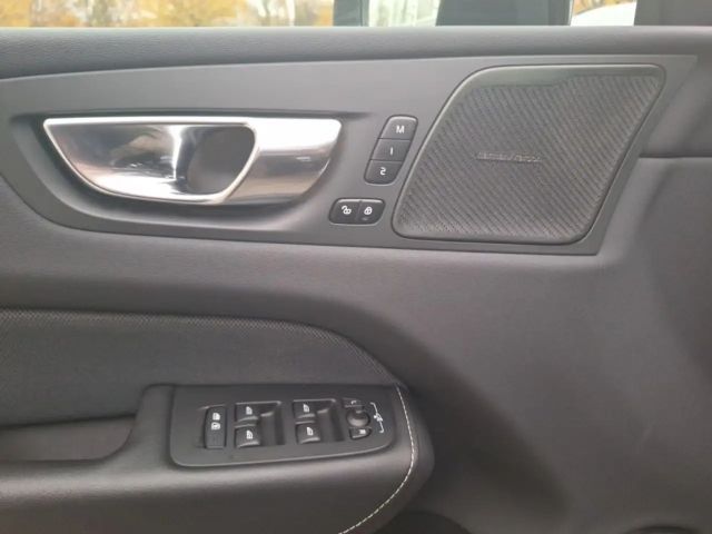 Volvo XC60 Dark Plus