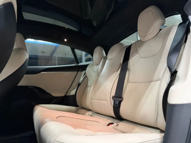Tesla Model S Plaid