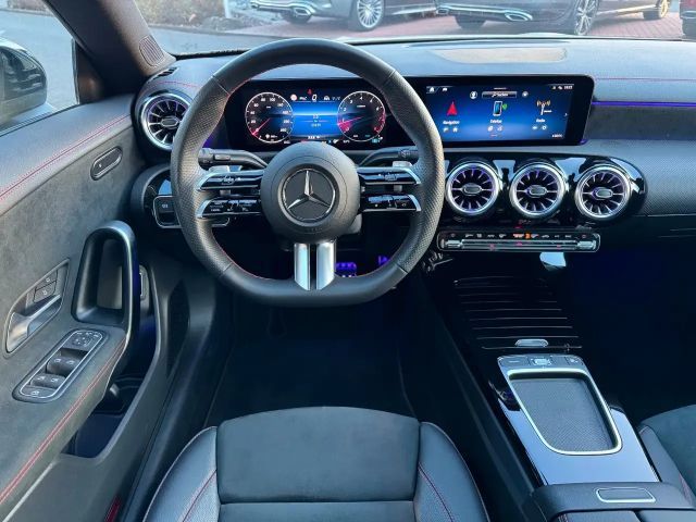 Mercedes-Benz CLA 200 AMG Line