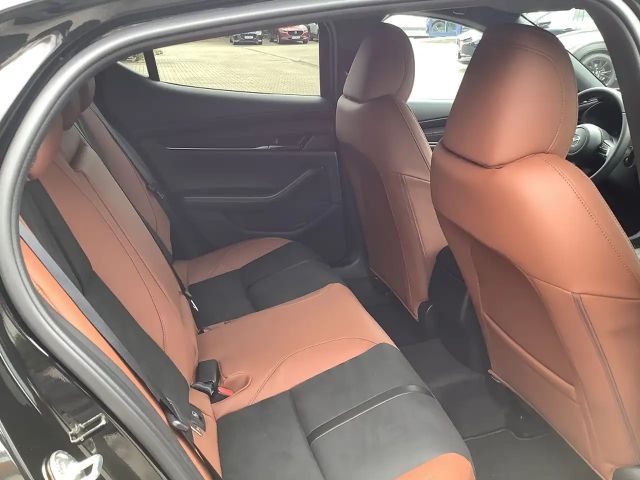 Mazda 3 2.5L SkyActiv e-Skyactiv