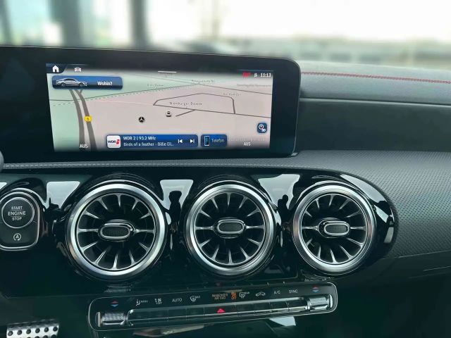 Mercedes-Benz CLA 200 AMG Line Coupé Premium