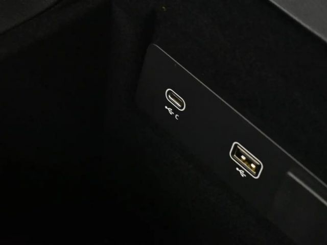 Jaguar F-Pace AWD P250 R-Dynamic