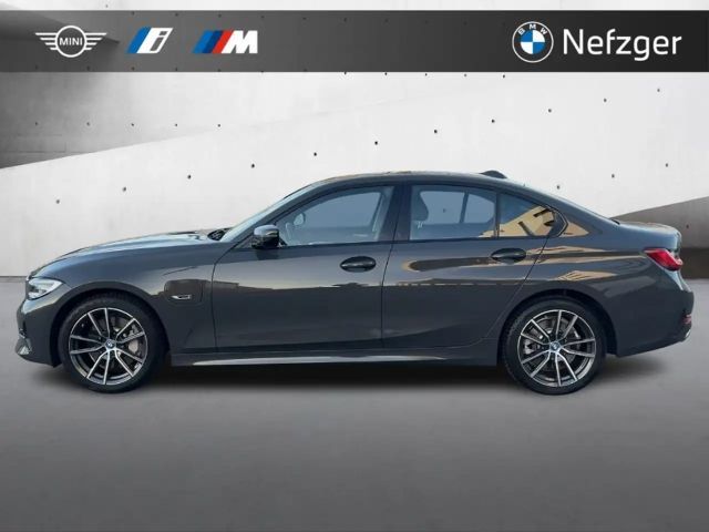 BMW 330 330e Sedan Sport Line