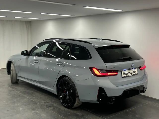 BMW 330 330e M-Sport Touring xDrive