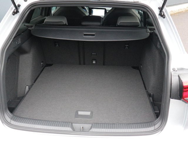 Volkswagen Golf R-Line Variant