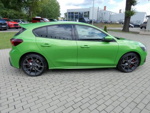 Ford Focus EcoBoost ST Line