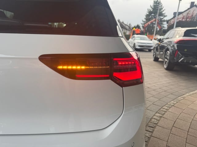 Volkswagen Golf 2.0 TSI DSG Golf VIII