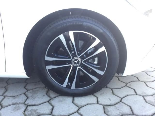 Mercedes-Benz B 180 Progressive