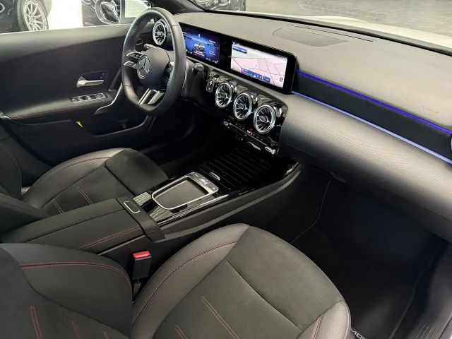 Mercedes-Benz A 250 4MATIC AMG Line