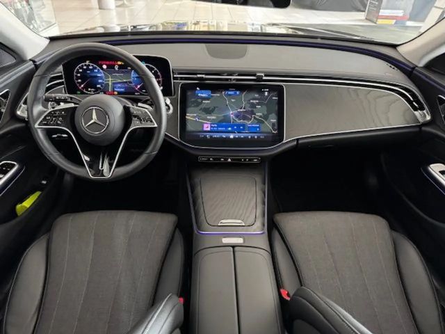 Mercedes-Benz E 220 AVANTGARDE E 220 d Estate