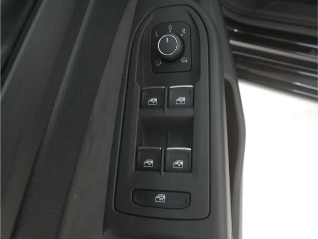 Volkswagen Golf 2.0 TSI DSG Style Variant