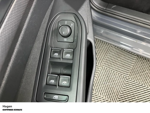 Volkswagen Golf 2.0 TSI DSG Golf VIII IQ.Drive