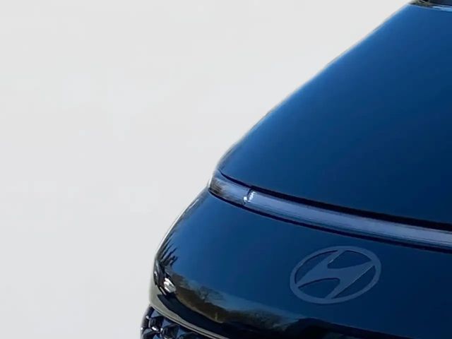 Hyundai Staria Signature