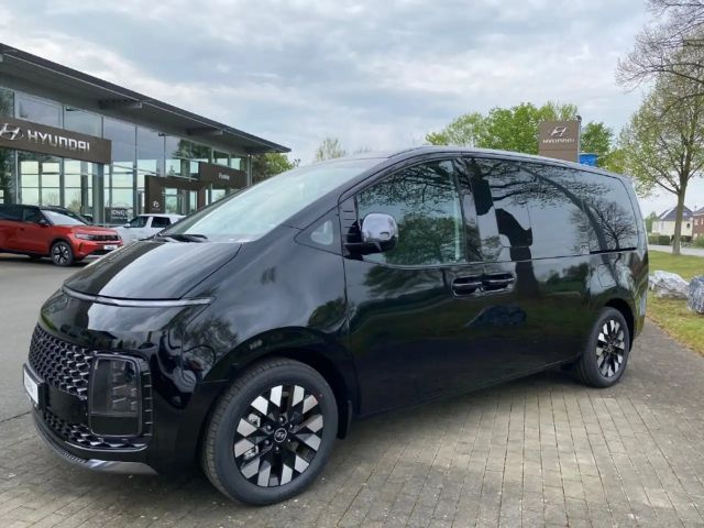 Hyundai Staria Signature